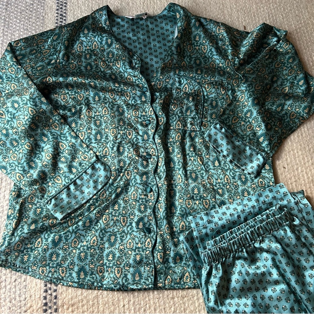 Vintage Private Luxuries Pajama Set